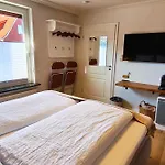 منزل للإقامة Nordseezimmer Koje - Wlan, Parkplatz, Eigenes Bad, Fahrradschuppen, Rollladen