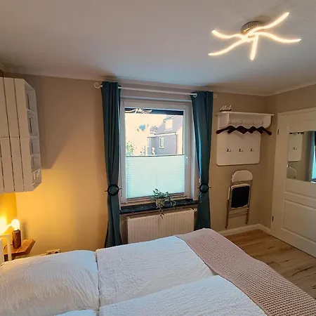 Nordseezimmer Koje - Wlan, Parkplatz, Eigenes Bad, Fahrradschuppen, Rollladen *