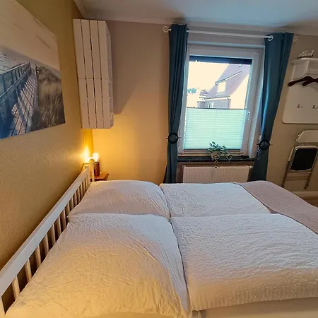 Nordseezimmer Koje - Wlan, Parkplatz, Eigenes Bad, Fahrradschuppen, Rollladen Otterndorf