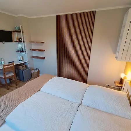 Nordseezimmer Koje - Wlan, Parkplatz, Eigenes Bad, Fahrradschuppen, Rollladen Kwatera prywatna Otterndorf