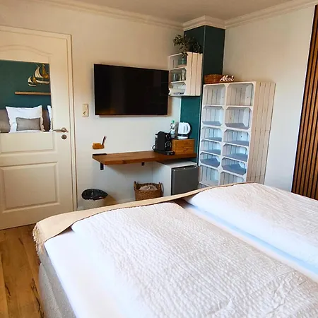 Ubytování v soukromí Nordseezimmer Koje - Wlan, Parkplatz, Eigenes Bad, Fahrradschuppen, Rollladen