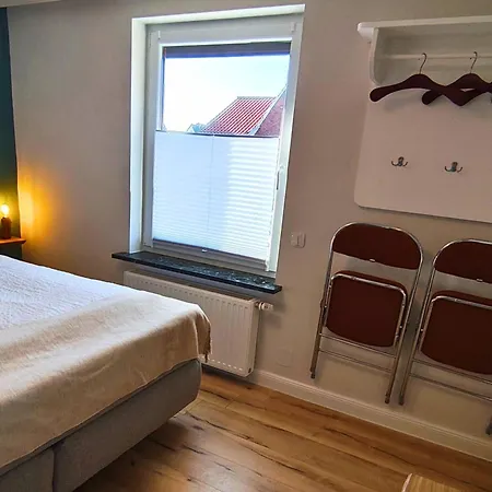 Ubytování v soukromí Nordseezimmer Koje - Wlan, Parkplatz, Eigenes Bad, Fahrradschuppen, Rollladen Otterndorf