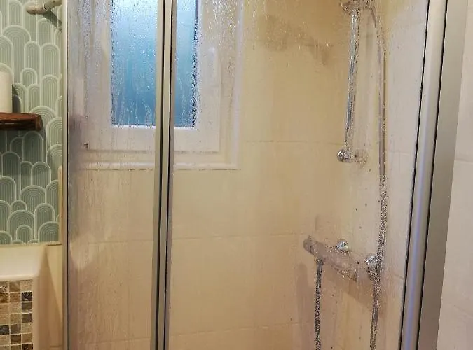 Δωμάτια σε οικογενειακή κατοικία Nordseezimmer Koje - Wlan, Parkplatz, Eigenes Bad, Fahrradschuppen, Rollladen Otterndorf